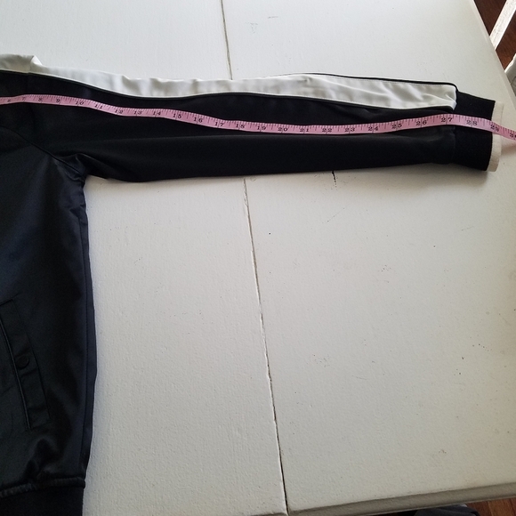 Cool Black and white Bomber Jacket Size XS - Picture 5 of 6